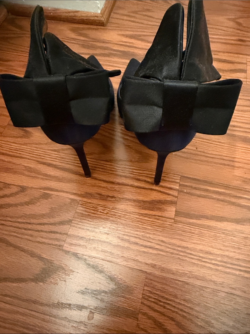 Dior Navy Pointed-Toe Heels with Large Black Bow Ankle Strap - Picture 3 of 4